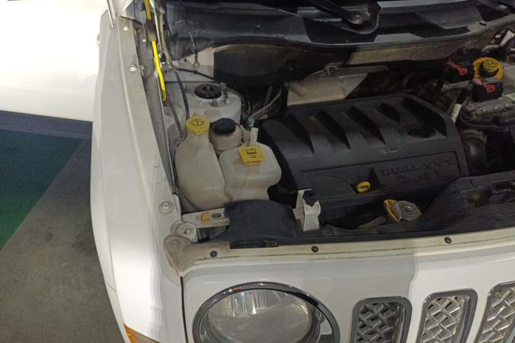 Used Jeep Patriot 2014 2.4L Sport Edition Engine Bay Right