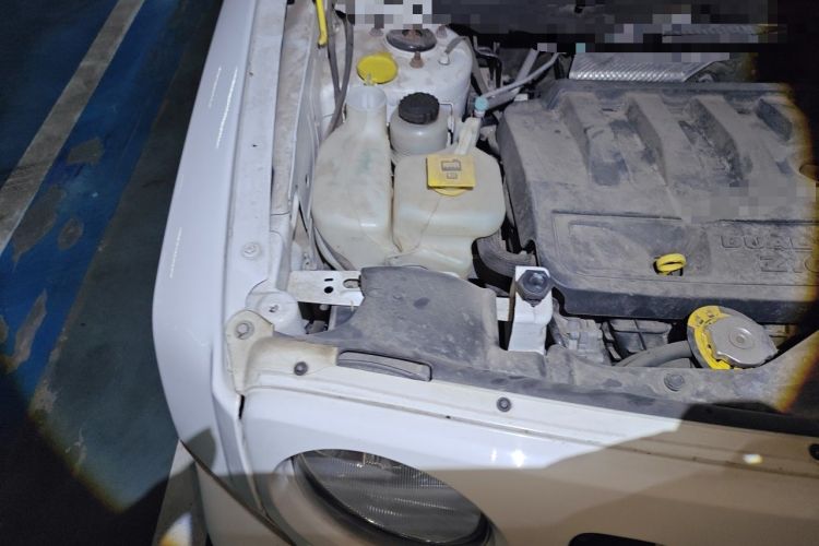 Used Jeep Patriot 2014 2.0L Sport Edition Engine Bay Right
