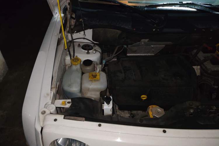Used Jeep Patriot 2014 2.0L Sport Enhanced Edition Engine Bay Right