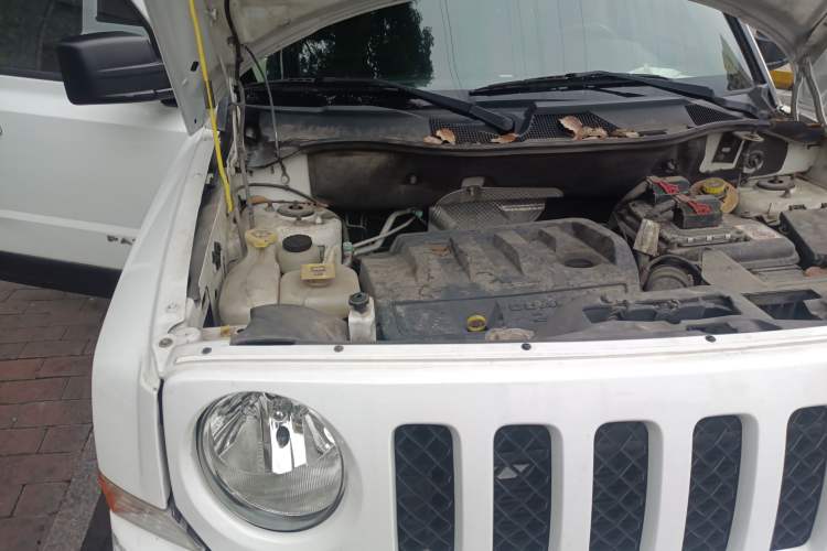 Used Jeep Patriot 2014 2.4L Sport Edition Engine Bay Right