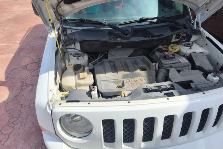 Used Jeep Patriot 2014 2.4L Sport Edition Engine Bay Right