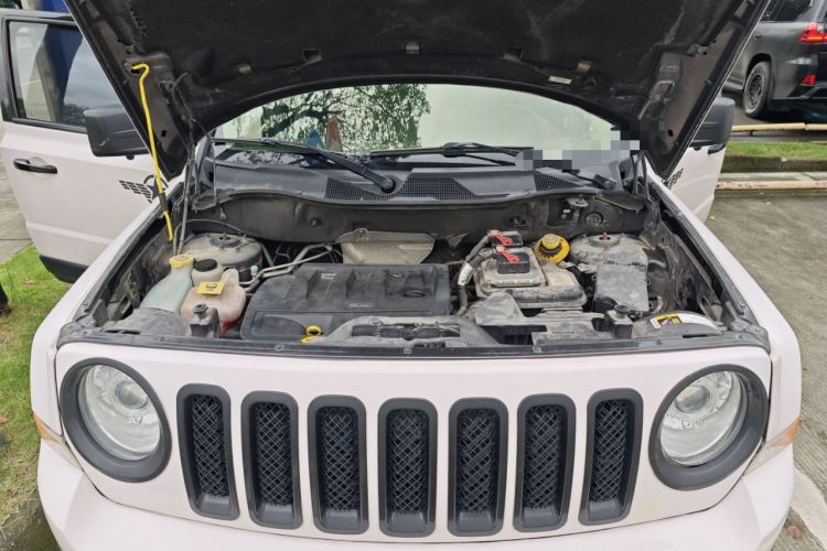 Used Jeep Patriot 2014 2.4L Sport Edition Engine Bay