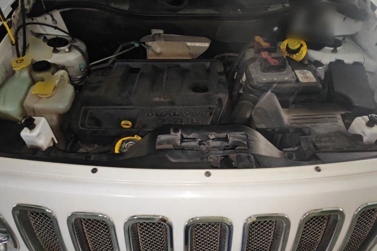 Used Jeep Patriot 2014 2.4L Sport Edition Engine Bay