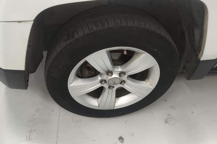 Used Jeep Patriot 2014 2.4L Sport Edition Exterior 2