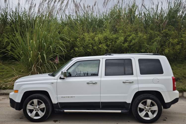 Used Jeep Patriot 2014 2.4L Luxury Navigation Edition Exterior 2