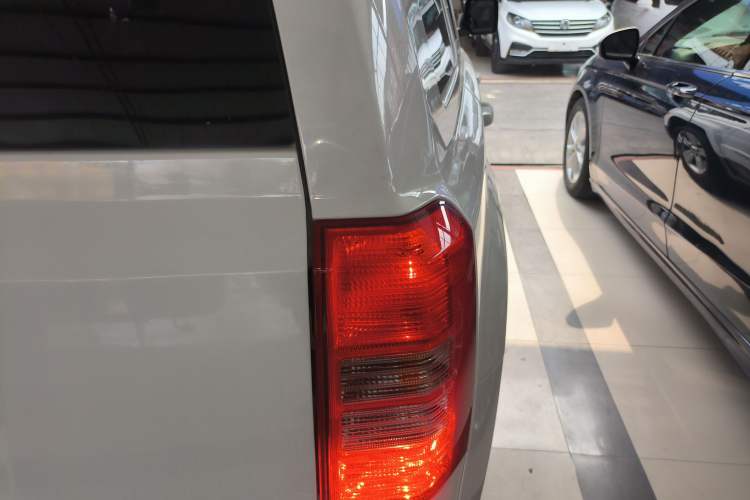 Used Jeep Patriot 2014 2.4L Sport Edition Exterior 6