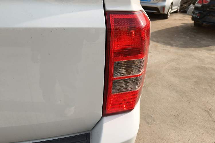 Used Jeep Patriot 2014 2.0L Sport Enhanced Edition Exterior 6