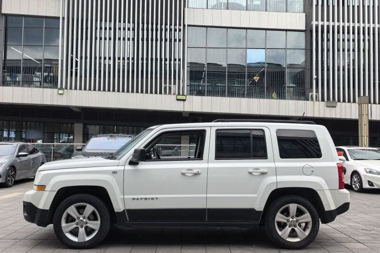 Used Jeep Patriot 2014 2.4L Sport Edition Exterior 6