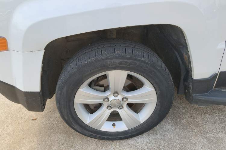 Used Jeep Patriot 2014 2.0L Sport Enhanced Edition Exterior 7