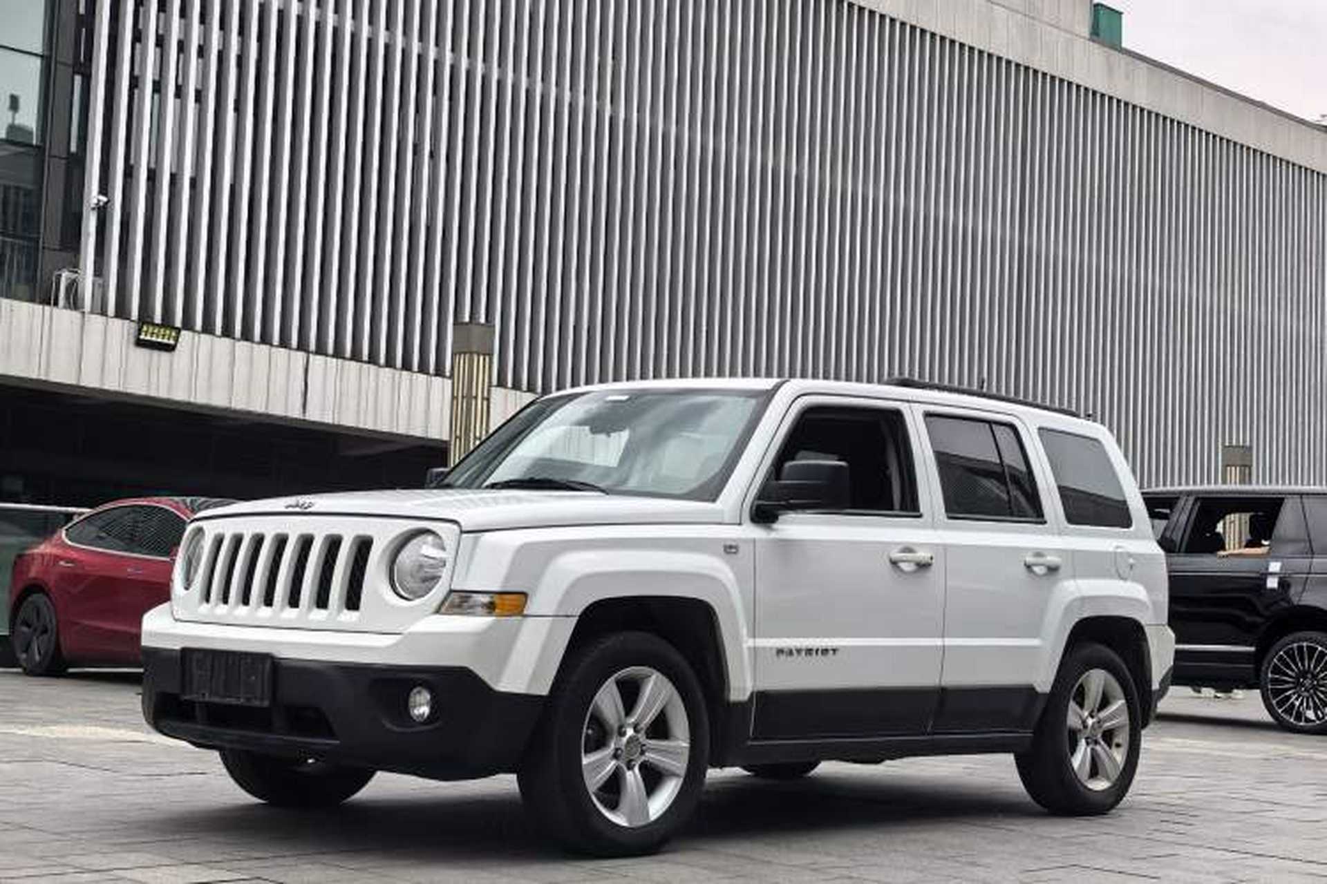 Used Jeep Patriot 2014 2.4L Sport Edition Front Left 45 Deg