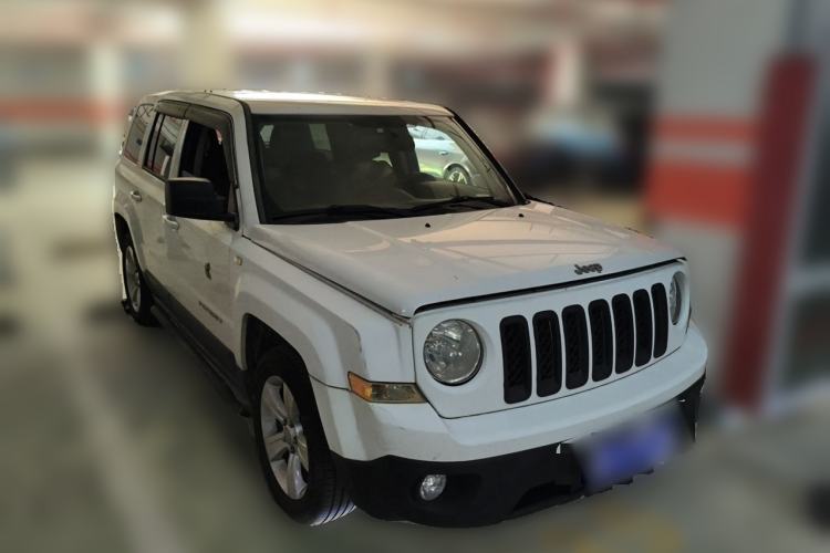 Used Jeep Patriot 2014 2.4L Sport Edition Front Right 45 Deg
