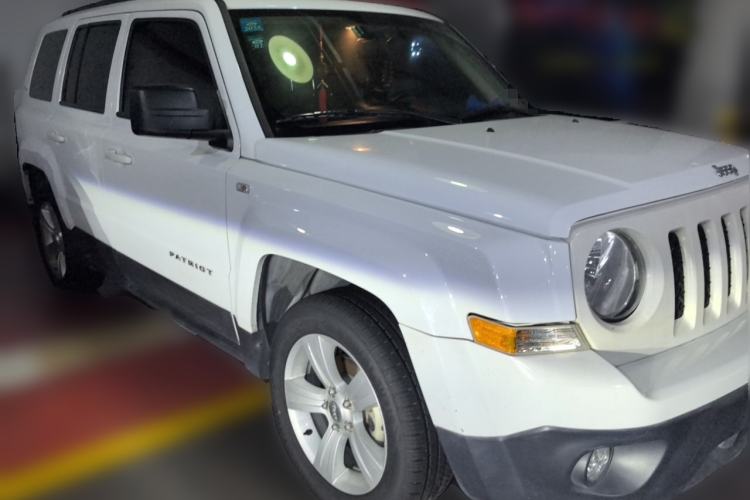Used Jeep Patriot 2014 2.4L Sport Edition Front Right 45 Deg