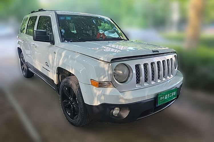 Used Jeep Patriot 2014 2.4L Serpentine Collection Edition Front Right 45 Deg