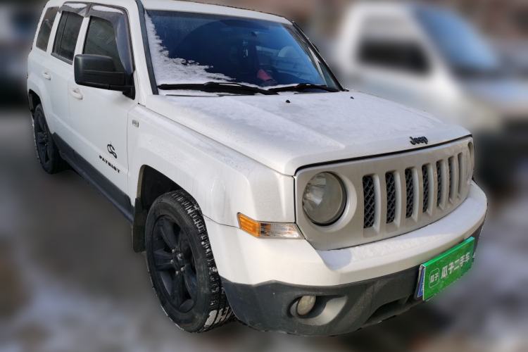 Used Jeep Patriot 2014 2.4L Serpentine Collection Edition Front Right 45 Deg