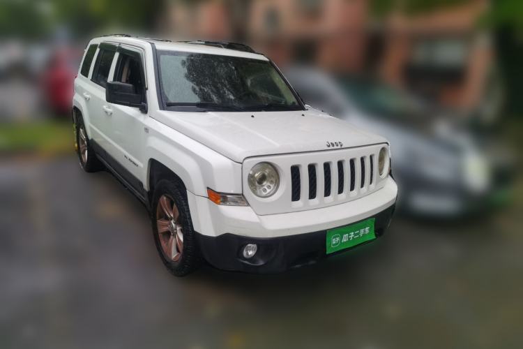 Used Jeep Patriot 2014 2.4L Sport Edition Front Right 45 Deg