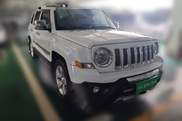 Used Jeep Patriot 2014 2.4L Sport Edition Front Right 45 Deg