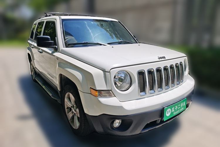 Used Jeep Patriot 2014 2.4L Luxury Navigation Edition Front Right 45 Deg