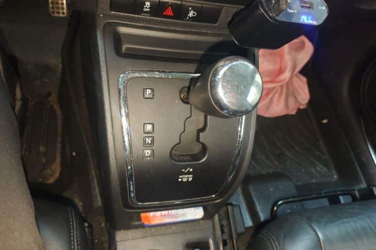 Used Jeep Patriot 2014 2.0L Sport Edition Gear Lever