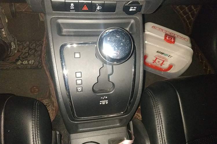 Used Jeep Patriot 2014 2.4L Sport Edition Gear Lever