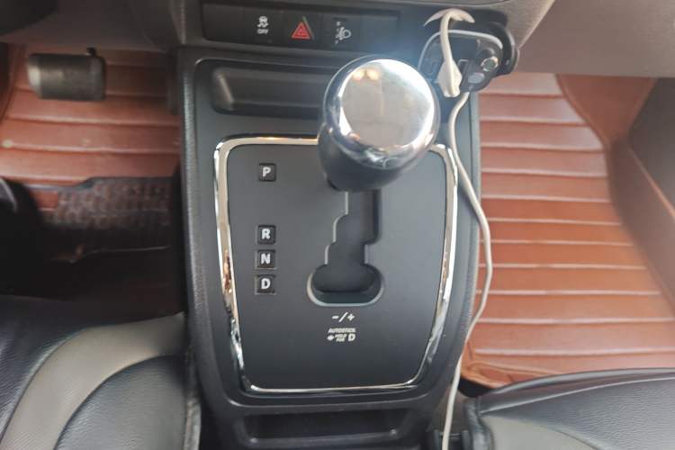 Used Jeep Patriot 2014 2.0L Sport Edition Gear Lever