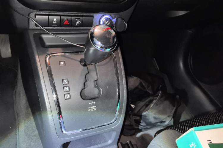 Used Jeep Patriot 2014 2.4L Sport Edition Gear Lever