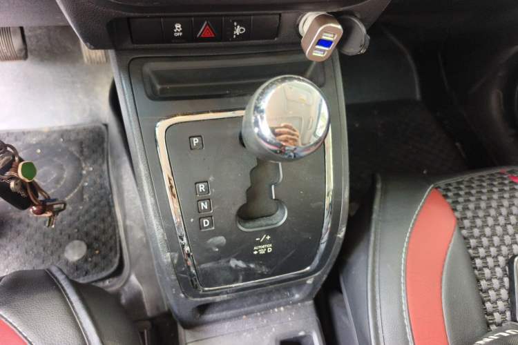Used Jeep Patriot 2014 2.4L Sport Edition Gear Lever