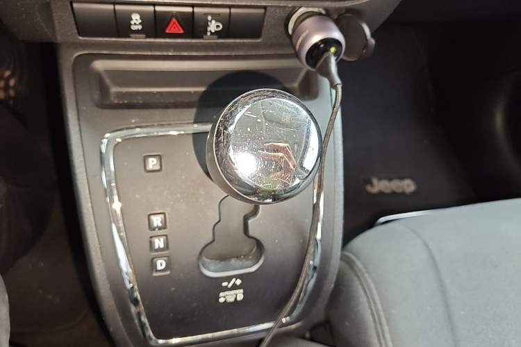 Used Jeep Patriot 2014 2.0L Sport Enhanced Edition Gear Lever