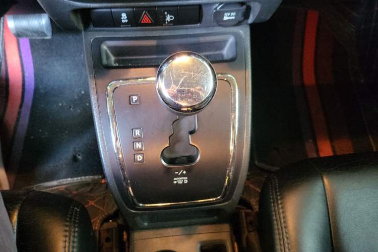 Used Jeep Patriot 2014 2.4L Serpentine Collection Edition Gear Lever