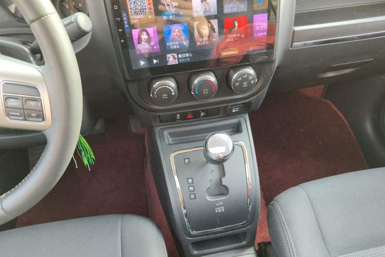 Used Jeep Patriot 2014 2.0L Sport Enhanced Edition Gear Lever