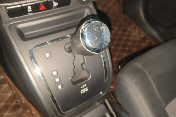 Used Jeep Patriot 2014 2.4L Sport Edition Gear Lever