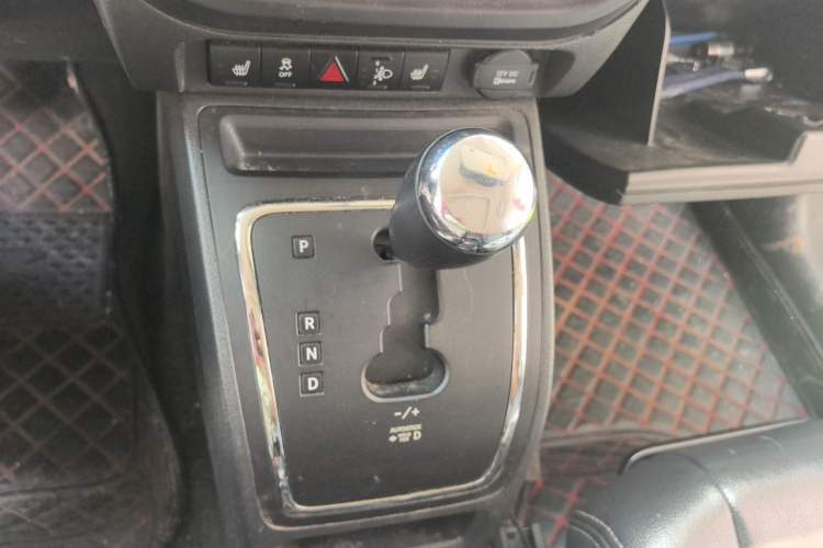 Used Jeep Patriot 2014 2.4L Luxury Navigation Edition Gear Lever