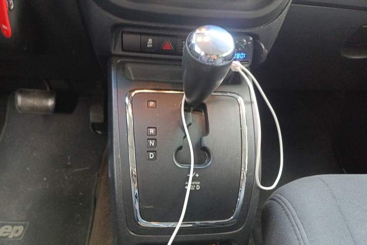Used Jeep Patriot 2014 2.4L Sport Edition Gear Lever