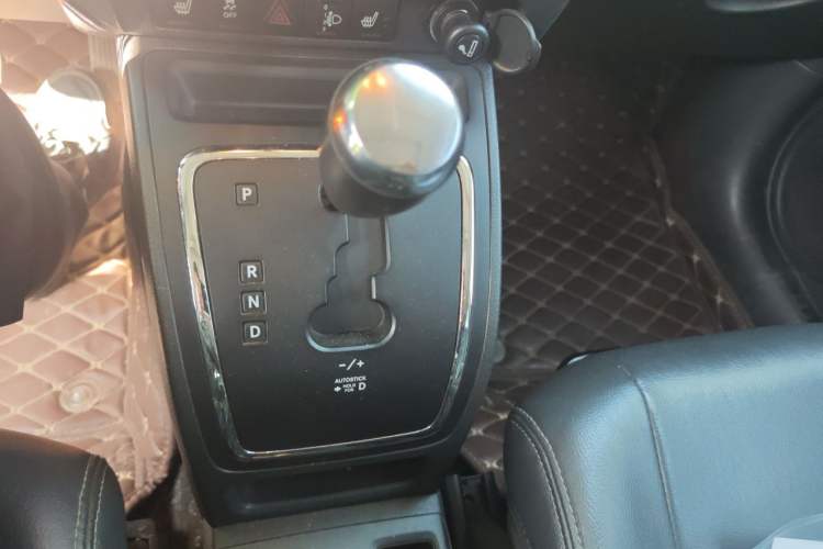 Used Jeep Patriot 2014 2.4L Luxury Navigation Edition Gear Lever