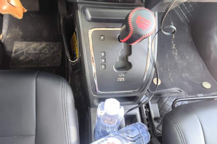 Used Jeep Patriot 2014 2.4L Sport Edition Gear Lever