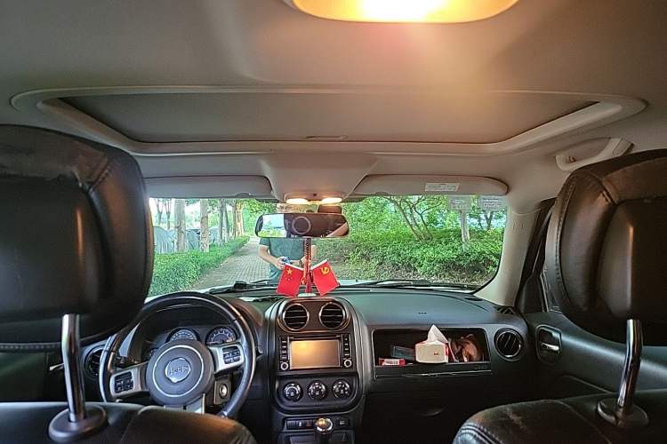 Used Jeep Patriot 2014 2.4L Serpentine Collection Edition Headliner