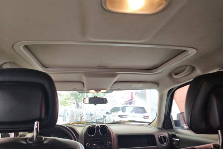 Used Jeep Patriot 2014 2.0L Sport Edition Headliner