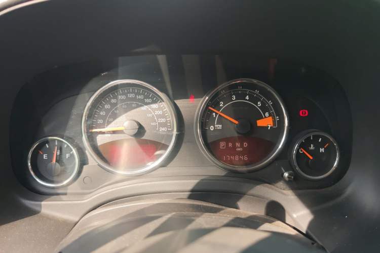 Used Jeep Patriot 2014 2.4L Luxury Navigation Edition Instrument Cluster