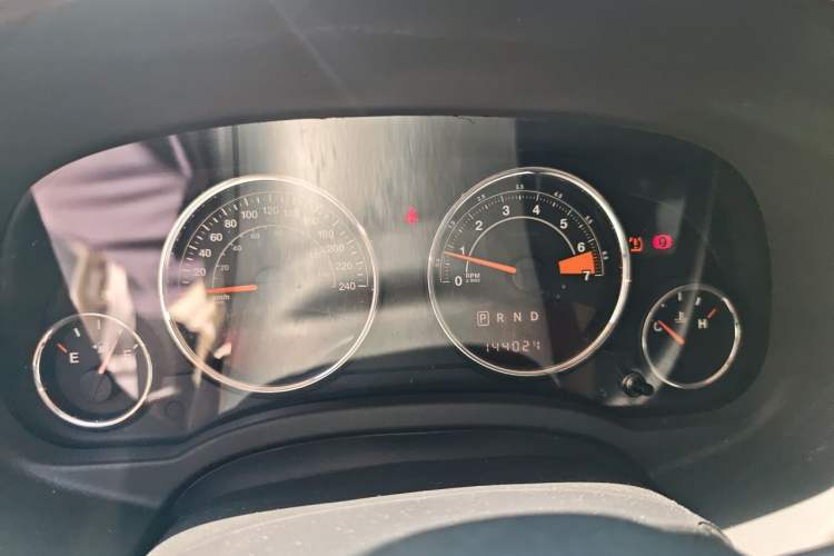 Used Jeep Patriot 2014 2.4L Luxury Navigation Edition Instrument Cluster