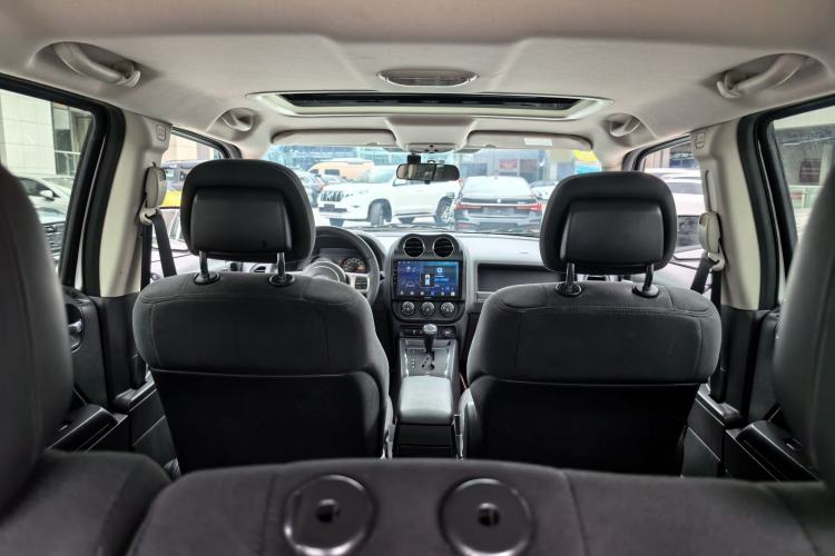 Used Jeep Patriot 2014 2.4L Sport Edition Interior 10