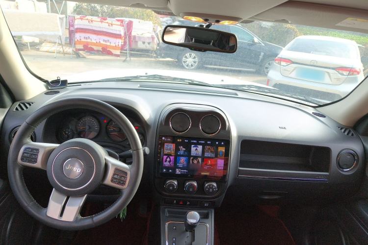 Used Jeep Patriot 2014 2.0L Sport Enhanced Edition Interior 2