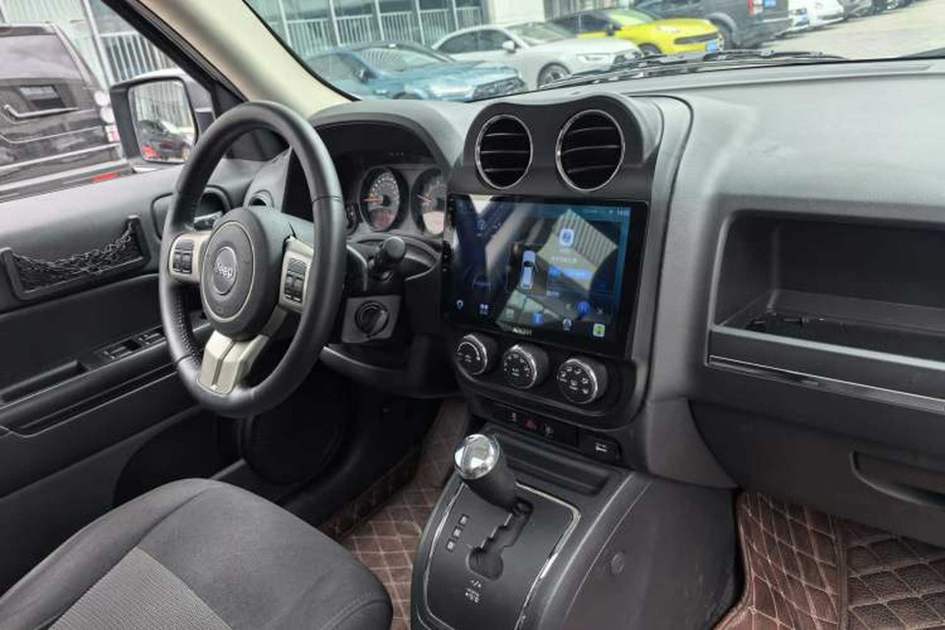 Used Jeep Patriot 2014 2.4L Sport Edition Interior 2
