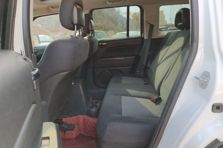 Used Jeep Patriot 2014 2.0L Sport Enhanced Edition Interior 4