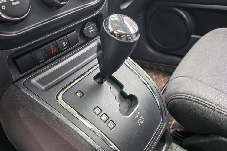 Used Jeep Patriot 2014 2.4L Sport Edition Interior 4