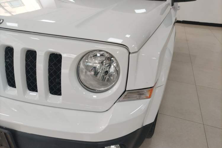 Used Jeep Patriot 2014 2.0L Sport Enhanced Edition Left Front Headlight