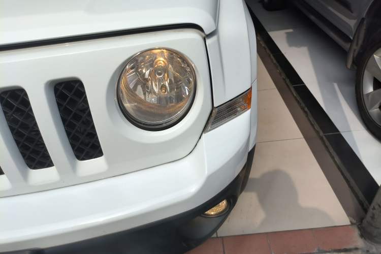 Used Jeep Patriot 2014 2.4L Sport Edition Left Front Headlight