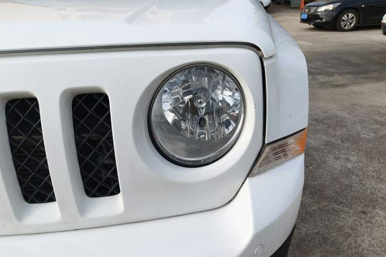 Used Jeep Patriot 2014 2.0L Sport Enhanced Edition Left Front Headlight