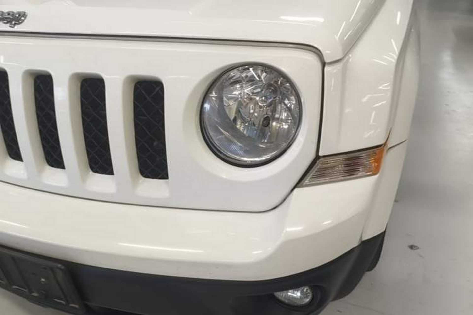 Used Jeep Patriot 2014 2.4L Sport Edition Left Front Headlight