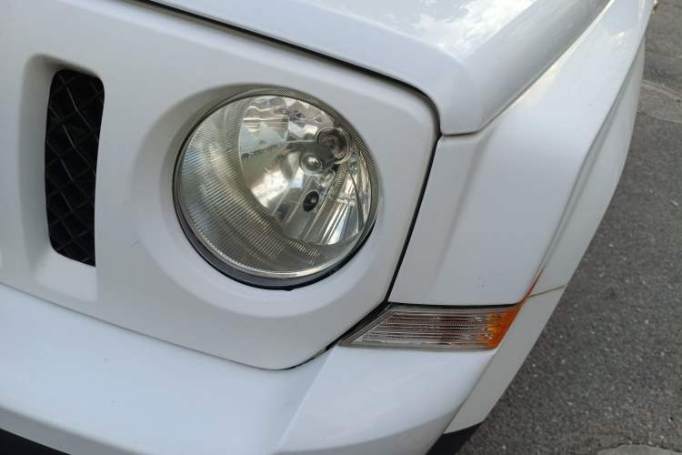 Used Jeep Patriot 2014 2.4L Sport Edition Left Front Headlight