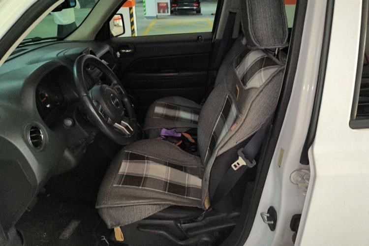 Used Jeep Patriot 2014 2.4L Sport Edition Left Front Seat