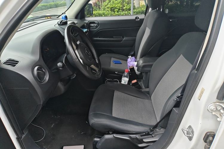 Used Jeep Patriot 2014 2.4L Sport Edition Left Front Seat